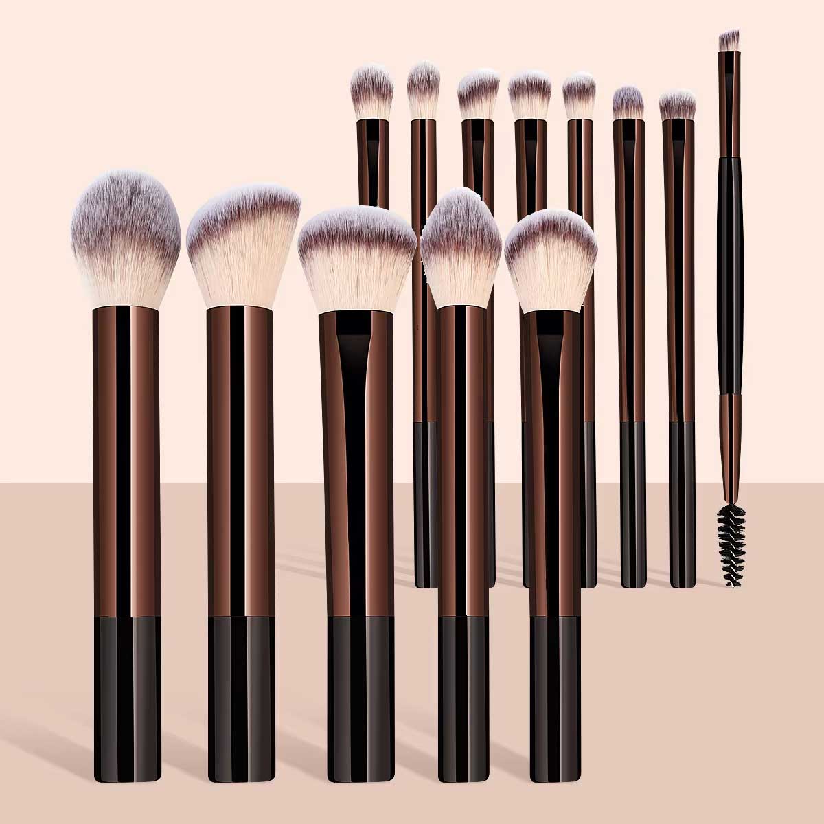 Huda Beauty Makeup Brush Set - 13 個のメイクブラシセットファンデーションコンシーラーパウダーアイシャドウブラッシュブラシ歌舞伎ブレンド化粧品美容ツール顔用