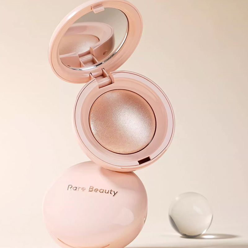 レアビューティー パウダーブラッシュ ハイライトスティック  - Rare Beauty Makeup Highlighter のレビューと価格