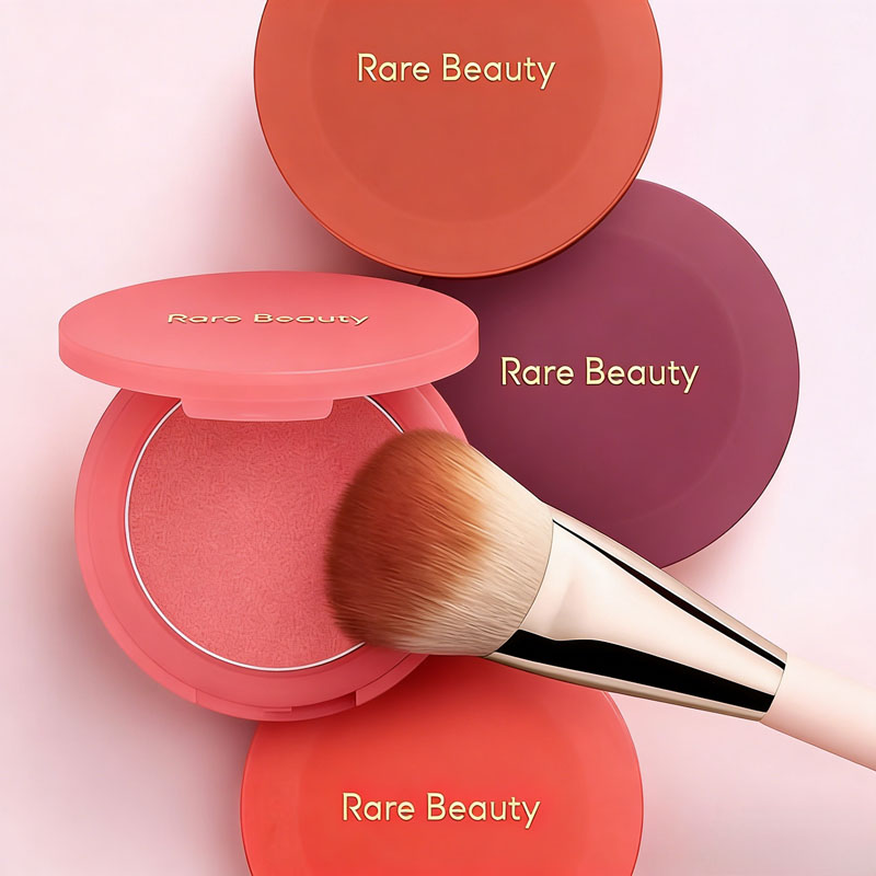 レアビューティー ソフトピンチ マット バウンシー ブラッシ - Rare Beauty Makeup Highlighter のレビューと価格