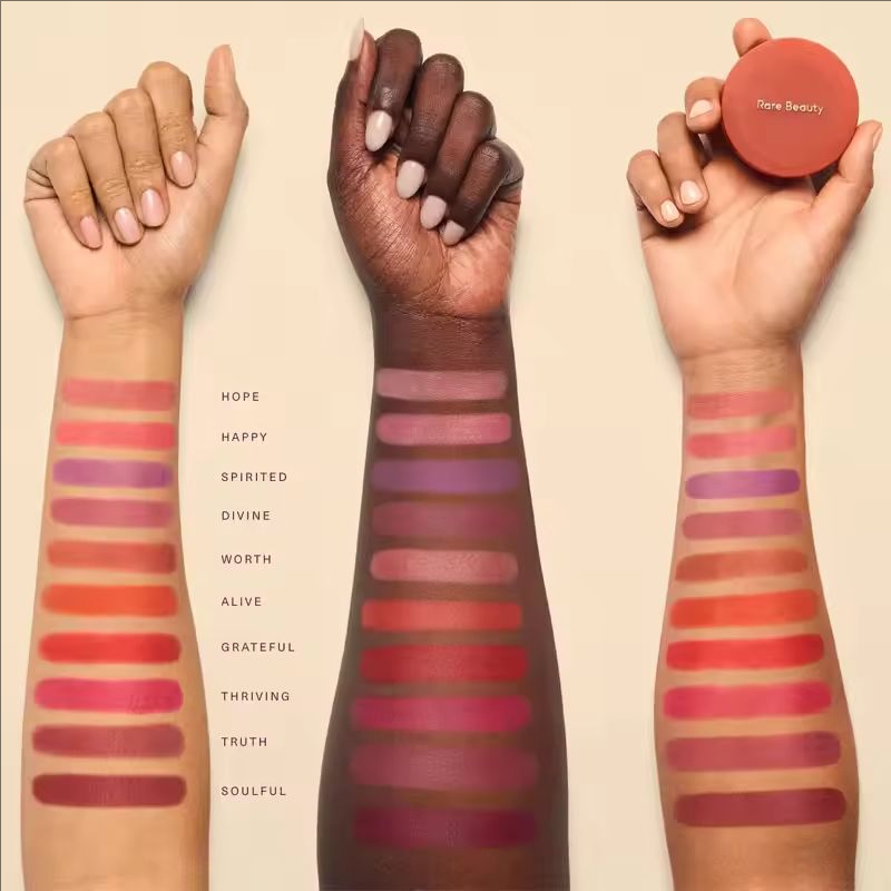 レアビューティー ソフトピンチ マット バウンシー ブラッシ - Rare Beauty Makeup Highlighter のレビューと価格
